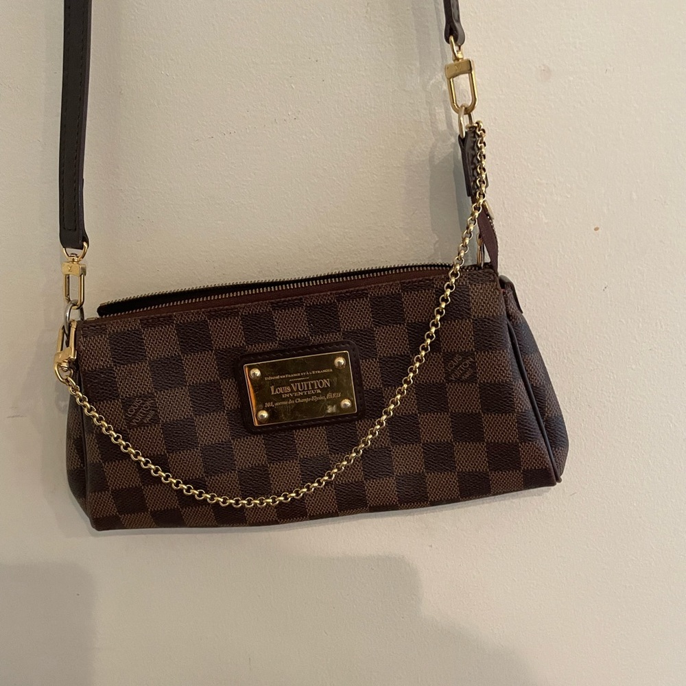 **SOLD**  Louis Vuitton Eva Damier Ebene chain bag/clutch